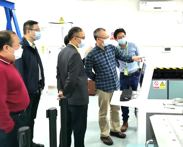 中检深圳公司高总率队慰问中检AG一飞冲天员工 中检深圳公司高总率队慰问中检AG一飞冲天员工
