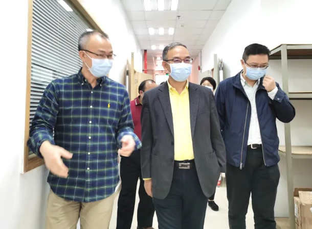 中检深圳公司高总率队慰问中检AG一飞冲天员工 中检深圳公司高总率队慰问中检AG一飞冲天员工